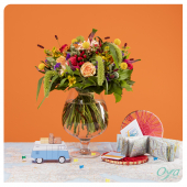 Faites une pause "Etape soleil" ! Ce bouquet rond très généreux sera une attention florale idéale pour vos moments farniente ce week-end☀⁣
.⁣
.⁣
.⁣
#ete #summertime#flowers #florist #flowerstagram #flowershop #instafleurs #oya #oyafleurs