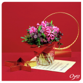 Nous espérons que vous avez passé de belles fêtes de Noël ! Et pour que ce jour tant attendu soit un peu prolongé offrez-vous un beau bouquet scintillant !⁣
.⁣
.⁣
.⁣
#noel #joyeuxnoel #fleurs #bouquet #flowerpower #oya #oyafleurs