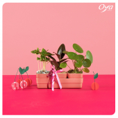 🌱 Bonne semaine à tous !⁣
"Fruits rouges" c'est le trio de plantes à disposer sur le bureau pour bien démarrer la semaine ou sur la table de nuit de Maman dimanche 29 mai.⁣
.⁣
.⁣
.⁣
#plante #plantlover #plantplantplant #pilea #peperomia #cherrycherie #oya #oyafleurs